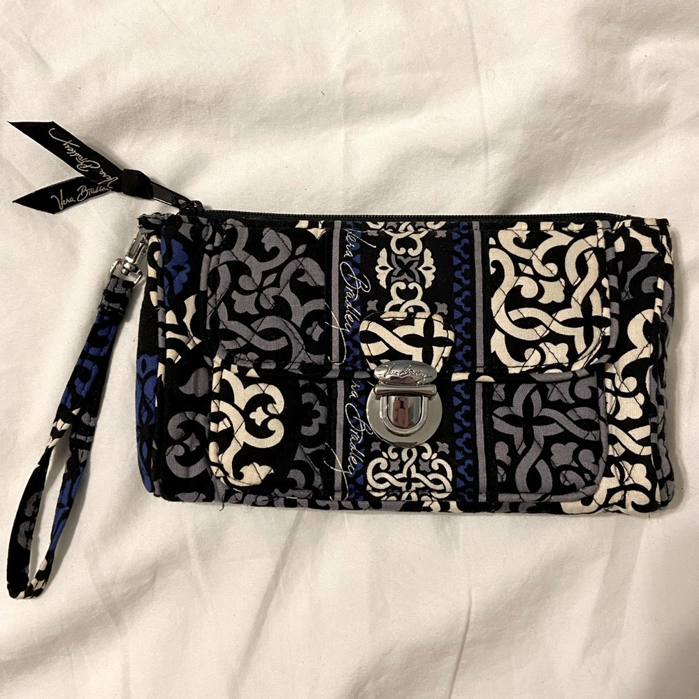 Vera Bradley wristlet - Picture 1 of 6